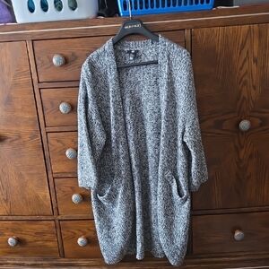 H&M 3/4 open faced black and white cardigan. Sz S